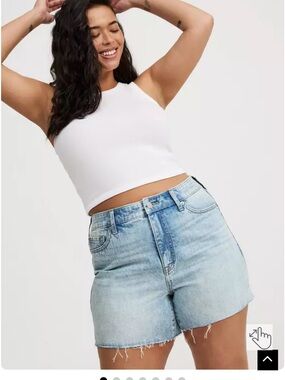 #T963 - NWOT - Torrid 5” High-Rise Rhinestone Denim Shorts - 12